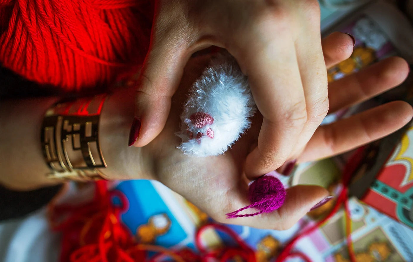 Cat's Paw Magic Trick Gimmick