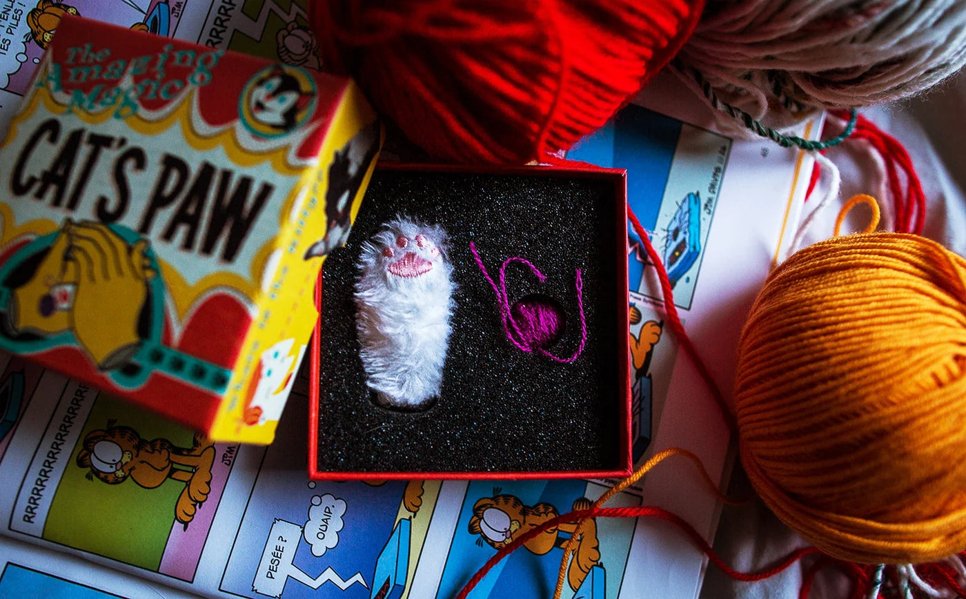 Cat's Paw Magic Trick Gimmick